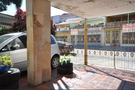 Garagem de casa à venda com 3 quartos, 110m² em Bortolândia, São Paulo