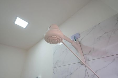 Banheiro de casa para alugar com 1 quarto, 28m² em Vila Madalena, São Paulo