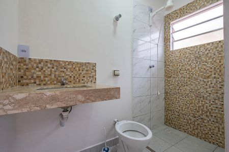 Banheiro de casa para alugar com 1 quarto, 28m² em Vila Madalena, São Paulo