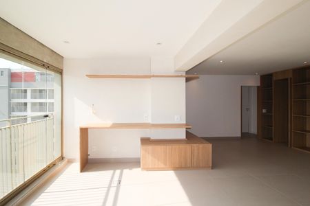 Apartamento à venda com 102m², 2 quartos e 2 vagas Apartamento à venda com 102m², 2 quartos e 2 vagasSala