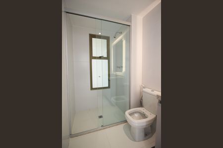 Apartamento à venda com 102m², 2 quartos e 2 vagas Apartamento à venda com 102m², 2 quartos e 2 vagasBanheiro da Suíte 1