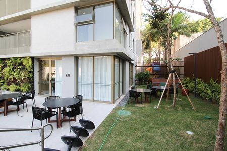Apartamento à venda com 102m², 2 quartos e 2 vagas Apartamento à venda com 102m², 2 quartos e 2 vagasÁrea comum - Piscina