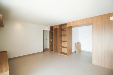 Apartamento à venda com 102m², 2 quartos e 2 vagas Apartamento à venda com 102m², 2 quartos e 2 vagasSala