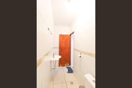 Casa para alugar com 60m², 2 quartos e sem vaga Casa para alugar com 60m², 2 quartos e sem vagaBanheiro