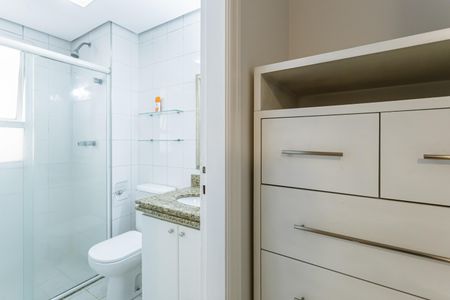 Apartamento para alugar com 45m², 1 quarto e 1 vaga Apartamento para alugar com 45m², 1 quarto e 1 vagaBanheiro da Suíte