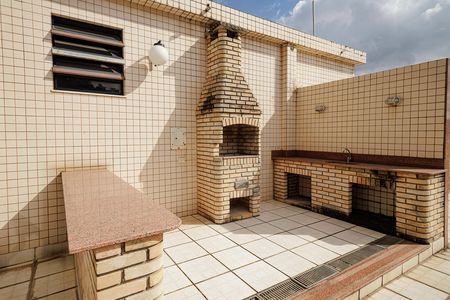 Apartamento à venda com 300m², 5 quartos e 2 vagas Apartamento à venda com 300m², 5 quartos e 2 vagasÁrea comum - Churrasqueira