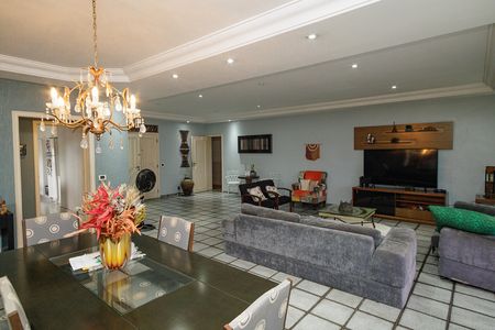 Apartamento à venda com 300m², 5 quartos e 2 vagas Apartamento à venda com 300m², 5 quartos e 2 vagasSala