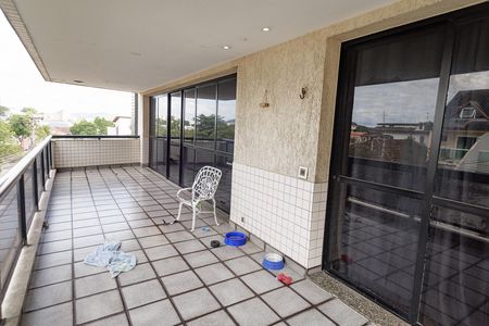 Apartamento à venda com 300m², 5 quartos e 2 vagas Apartamento à venda com 300m², 5 quartos e 2 vagasVarando