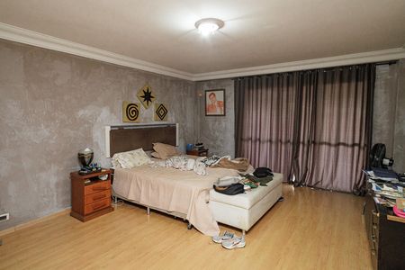 Apartamento à venda com 300m², 5 quartos e 2 vagas Apartamento à venda com 300m², 5 quartos e 2 vagasQuarto 2