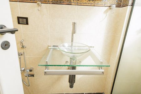 Apartamento à venda com 300m², 5 quartos e 2 vagas Apartamento à venda com 300m², 5 quartos e 2 vagasBanheiro da suite 4