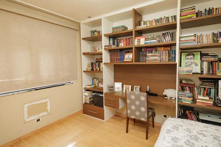 Apartamento à venda com 300m², 5 quartos e 2 vagas Apartamento à venda com 300m², 5 quartos e 2 vagasQuarto 3