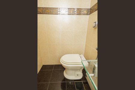Apartamento à venda com 300m², 5 quartos e 2 vagas Apartamento à venda com 300m², 5 quartos e 2 vagasBanheiro da suite 4