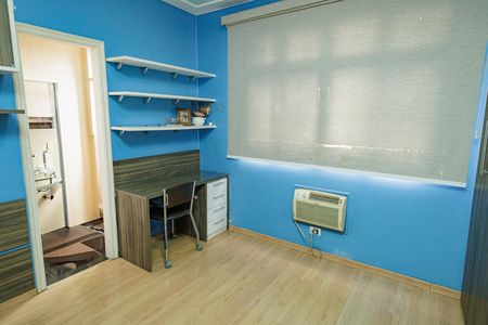 Apartamento à venda com 300m², 5 quartos e 2 vagas Apartamento à venda com 300m², 5 quartos e 2 vagasQuarto 4