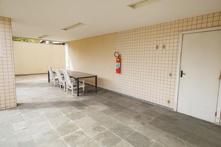 Apartamento à venda com 300m², 5 quartos e 2 vagas Apartamento à venda com 300m², 5 quartos e 2 vagasEspaço para festa