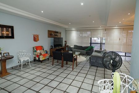 Apartamento à venda com 300m², 5 quartos e 2 vagas Apartamento à venda com 300m², 5 quartos e 2 vagasSala