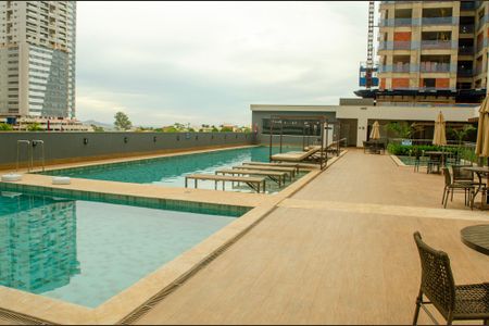 Apartamento para alugar com 120m², 3 quartos e 2 vagas Apartamento para alugar com 120m², 3 quartos e 2 vagasÁrea comum - Piscina
