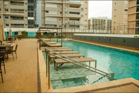 Apartamento para alugar com 120m², 3 quartos e 2 vagas Apartamento para alugar com 120m², 3 quartos e 2 vagasÁrea comum - Piscina