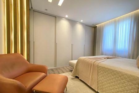 Casa à venda com 360m², 3 quartos e 4 vagas Casa à venda com 360m², 3 quartos e 4 vagasSuite 1