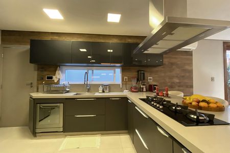 Casa à venda com 360m², 3 quartos e 4 vagas Casa à venda com 360m², 3 quartos e 4 vagasCozinha