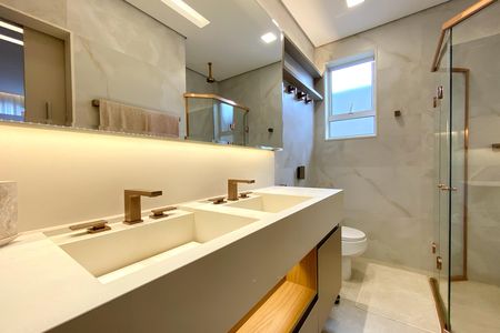 Casa à venda com 360m², 3 quartos e 4 vagas Casa à venda com 360m², 3 quartos e 4 vagasBanheiro da Suíte 1
