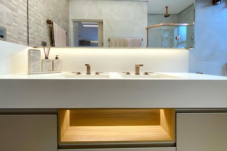 Casa à venda com 360m², 3 quartos e 4 vagas Casa à venda com 360m², 3 quartos e 4 vagasBanheiro da Suíte 1