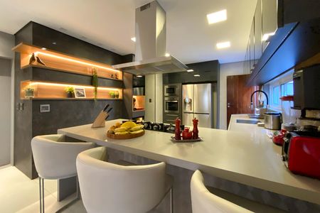 Casa à venda com 360m², 3 quartos e 4 vagas Casa à venda com 360m², 3 quartos e 4 vagasCozinha