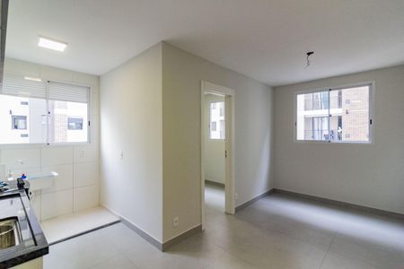 Sala de apartamento para alugar com 2 quartos, 34m² em Jardim Sabara, São Paulo