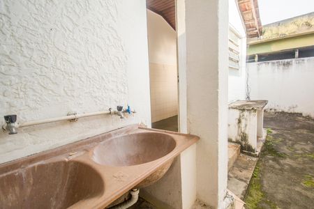 Casa à venda com 300m², 2 quartos e 1 vaga Casa à venda com 300m², 2 quartos e 1 vagaCozinha e Área de Serviço 2