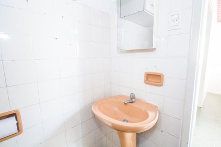 Casa à venda com 300m², 2 quartos e 1 vaga Casa à venda com 300m², 2 quartos e 1 vagaBanheiro 2