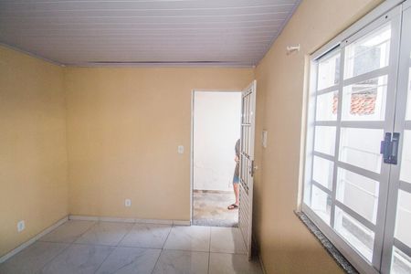 Sala de casa à venda com 2 quartos, 300m² em Realengo, Rio de Janeiro