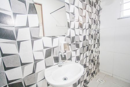 Casa à venda com 300m², 2 quartos e 1 vaga Casa à venda com 300m², 2 quartos e 1 vagaBanheiro 1