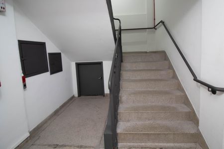 Apartamento à venda com 104m², 2 quartos e 1 vaga Apartamento à venda com 104m², 2 quartos e 1 vagaHall social
