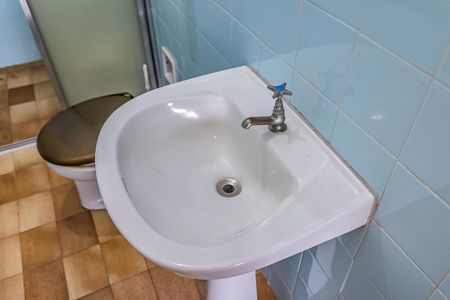 Casa à venda com 316m², 3 quartos e 2 vagas Casa à venda com 316m², 3 quartos e 2 vagasBanheiro de serviço