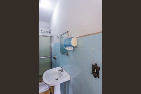 Casa à venda com 316m², 3 quartos e 2 vagas Casa à venda com 316m², 3 quartos e 2 vagasBanheiro de serviço