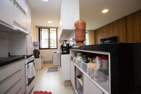 Apartamento para alugar com 78m², 2 quartos e 2 vagas Apartamento para alugar com 78m², 2 quartos e 2 vagasCozinha e Área de Serviço