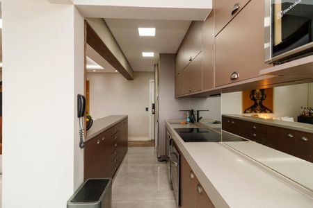 Apartamento à venda com 64m², 2 quartos e 1 vaga Apartamento à venda com 64m², 2 quartos e 1 vagaCozinha e Área de Serviço
