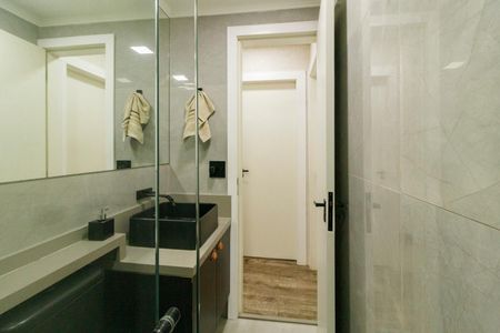 Apartamento à venda com 64m², 2 quartos e 1 vaga Apartamento à venda com 64m², 2 quartos e 1 vagaBanheiro