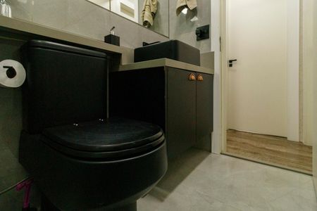 Apartamento à venda com 64m², 2 quartos e 1 vaga Apartamento à venda com 64m², 2 quartos e 1 vagaBanheiro
