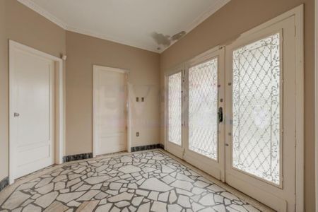 Casa à venda com 341m², 6 quartos e 4 vagasFoto 05