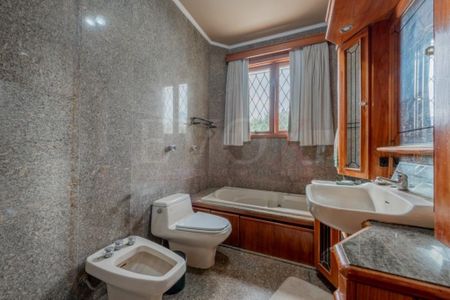 Foto 36 de casa à venda com 6 quartos, 341m² em São João, Porto Alegre