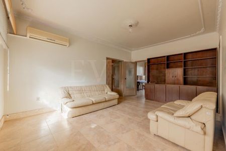 Foto 14 de casa à venda com 6 quartos, 341m² em São João, Porto Alegre