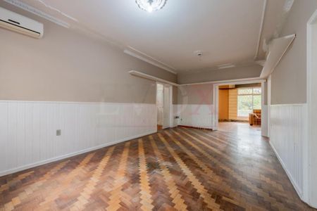 Casa à venda com 341m², 6 quartos e 4 vagasFoto 09