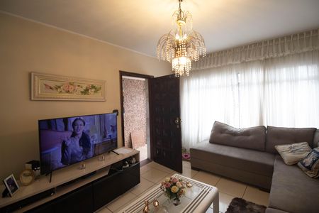 Sala  de casa para alugar com 2 quartos, 270m² em Vila Paiva, São Paulo