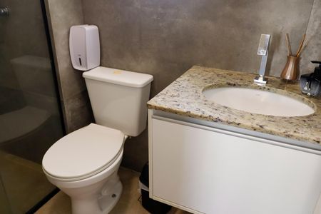 Apartamento à venda com 57m², 2 quartos e 1 vaga Apartamento à venda com 57m², 2 quartos e 1 vagaBanheiro da Suíte 2