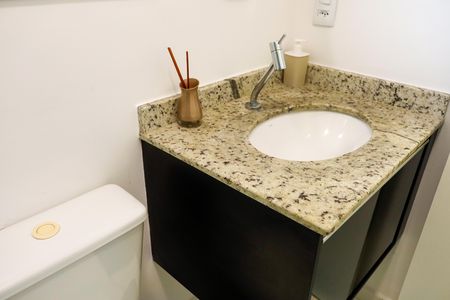 Apartamento à venda com 57m², 2 quartos e 1 vaga Apartamento à venda com 57m², 2 quartos e 1 vagaBanheiro