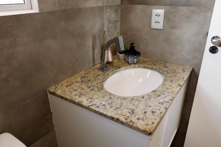 Apartamento à venda com 57m², 2 quartos e 1 vaga Apartamento à venda com 57m², 2 quartos e 1 vagaBanheiro da Suíte 2