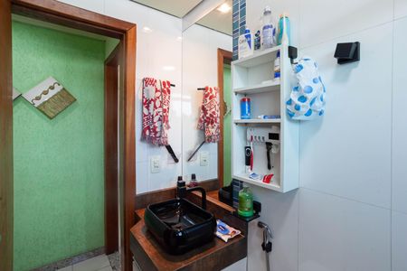 Apartamento à venda com 156m², 3 quartos e 3 vagasBanheiro social 