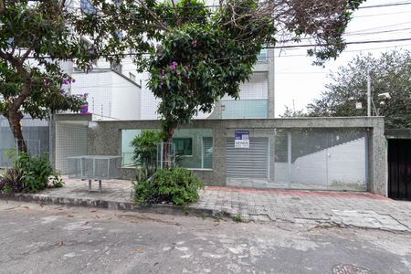 Apartamento à venda com 156m², 3 quartos e 3 vagasFachada