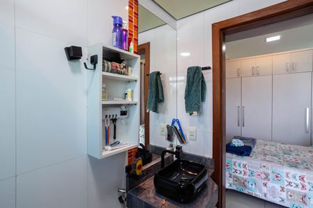 Apartamento à venda com 156m², 3 quartos e 3 vagasBanheiro da suíte