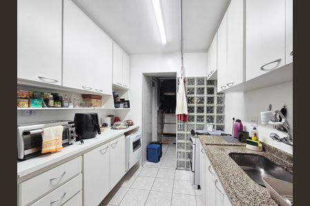 Cozinha de apartamento à venda com 2 quartos, 82m² em Moema, São Paulo